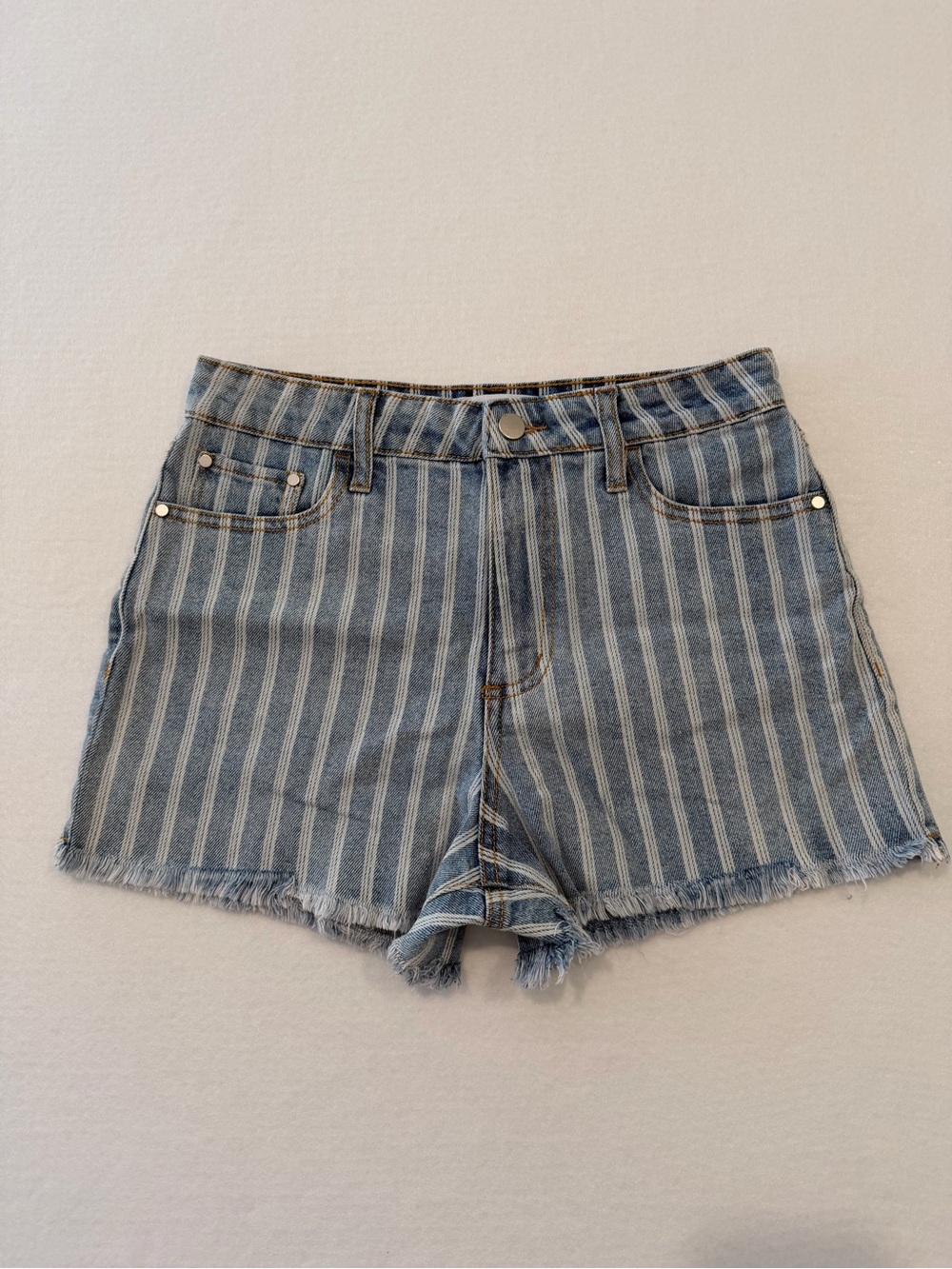 Tinseltown Blue & White Striped Denim Shorts 7 New Without Tags